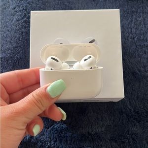 Like New Apple AirPod Pros